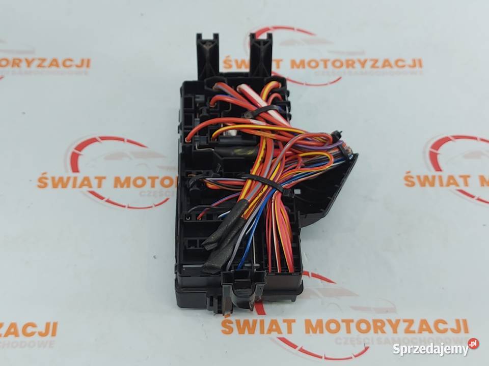 OPEL ASTRA K 16 CDTI 18r skrzynka bezpieczników
