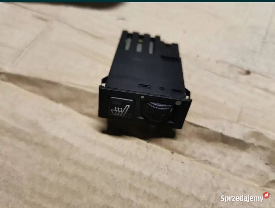 Przycisk włącznik grzania fotela BMW E38 Żory