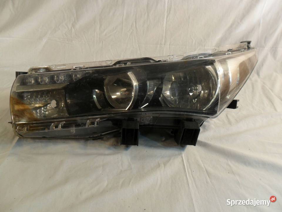 reflektor lampa przednia prawa TOYOTA COROLLA Nowy Tomyśl