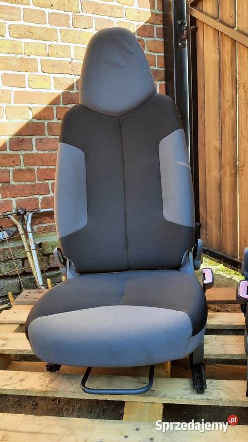 fotel prawy Toyota Aygo I Citroen c1 3 drzwi z osobowe Dębno