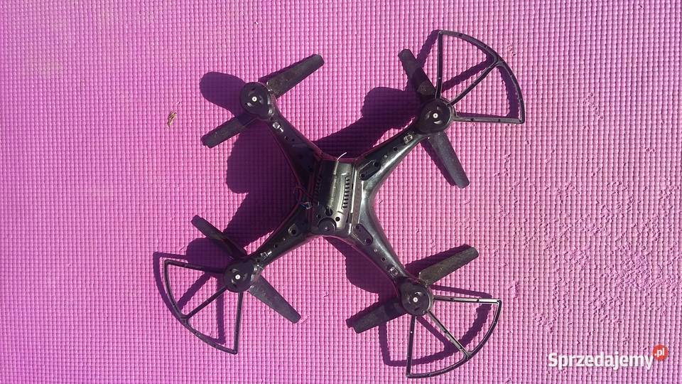 Dron Quadrocopter z wbudowana kamera uzywany