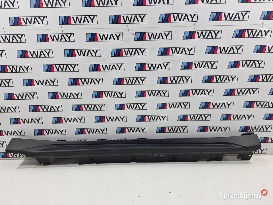 BMW X1 F48 LISTWA PROGOWA PRAWA 7332328