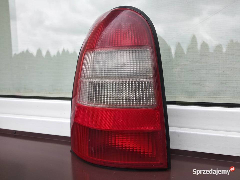 Opel Vectra B Kombi Caravan przedlift lampa tył osobowe Części samochodowe