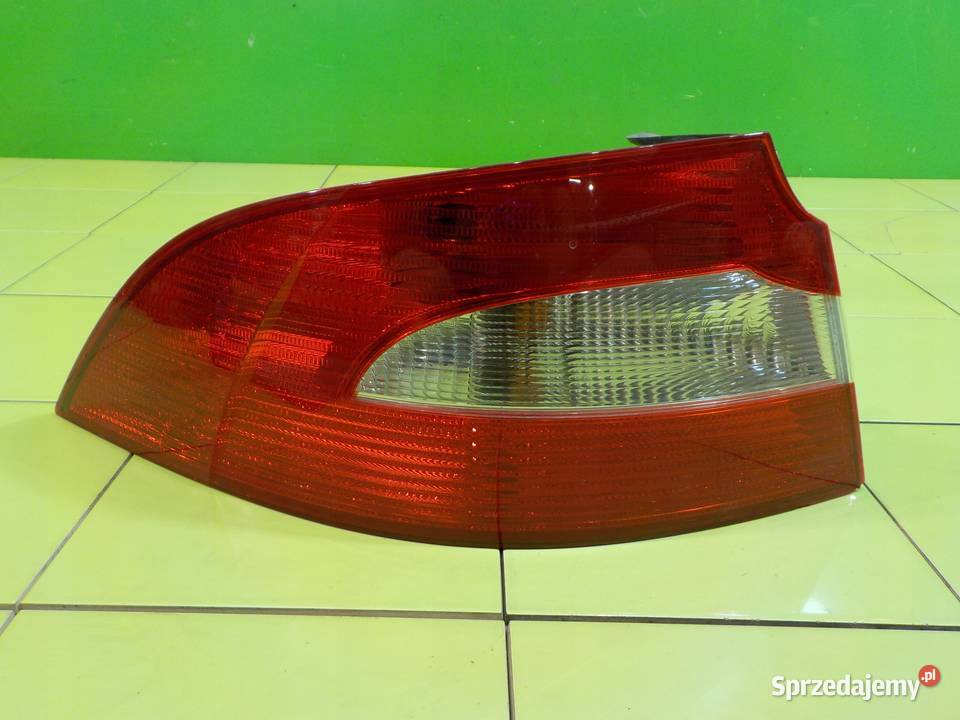 SKODA SUPERB II 20 TDI AUT 13r HB 5D lampa lewa Suków