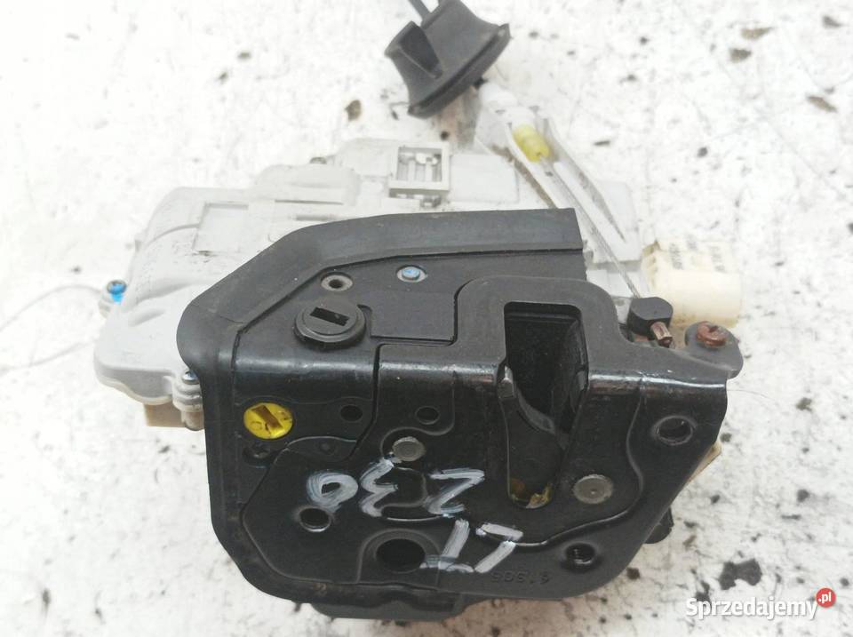 ZAMEK DRZWI TYŁ LEWY SEDAN 4F0839015 Audi A6 III świętokrzyskie