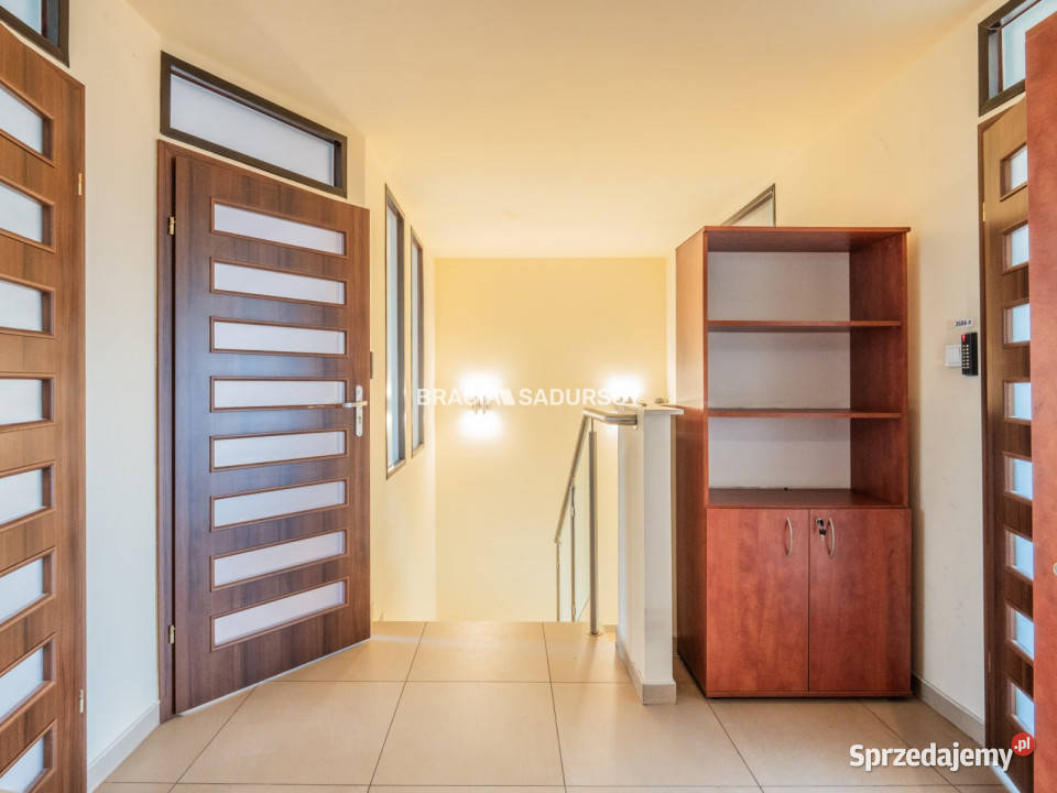 sprzedaży lokalu Kraków Bociana 164m2 od ulicy