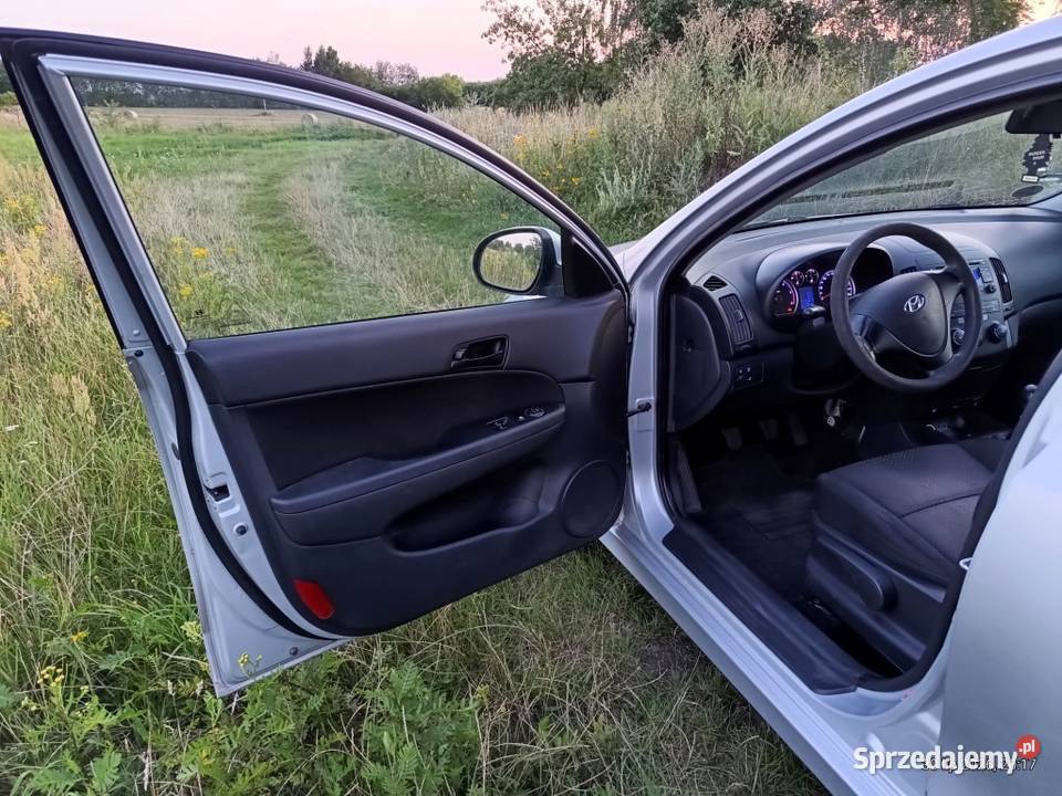 Hyundai i30 CW Blue 16CRDI Łańcuch 90 6bieg4L100 klimatyzacja Łaskarzew