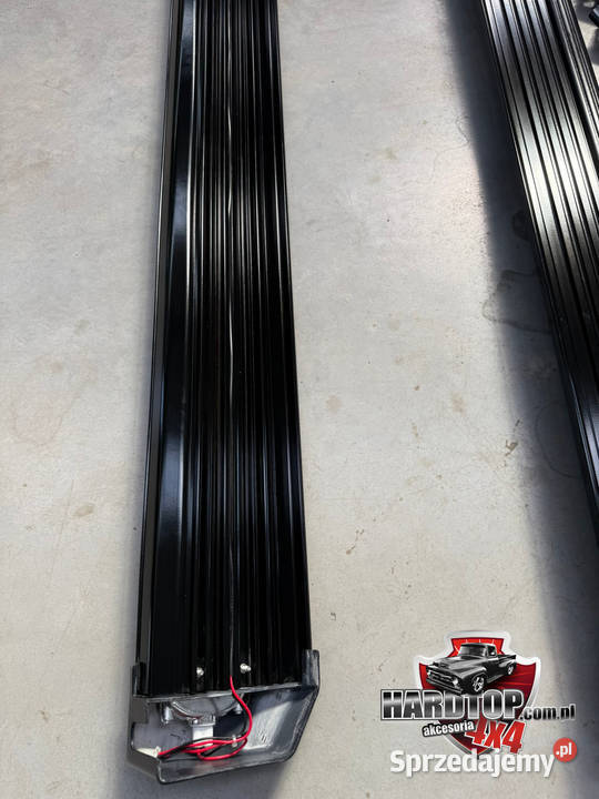 Progi Boczne Stopnie Aluminiowe z LED do Rok produkcji 2015 Motoryzacja Pasłęk sprzedam