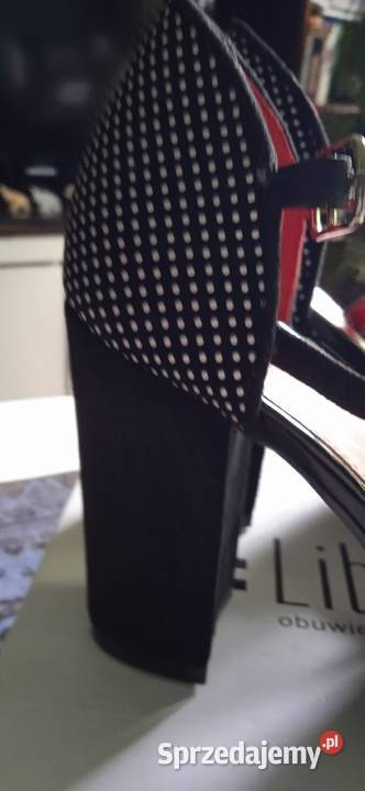 PIĘKNE NOWE CZÓŁENKA ZAMSZOWA SKÓRA r 37 Piła