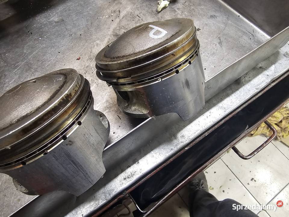 Suzuki GS 500 cylindry tłoki cylinder tłok GS500 dolnośląskie Jelenia Góra