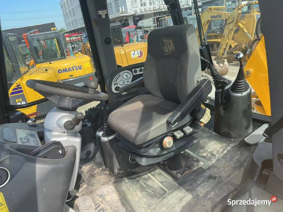 JCB 3 CX 2019 6700 mTH wielkopolskie Łopienno