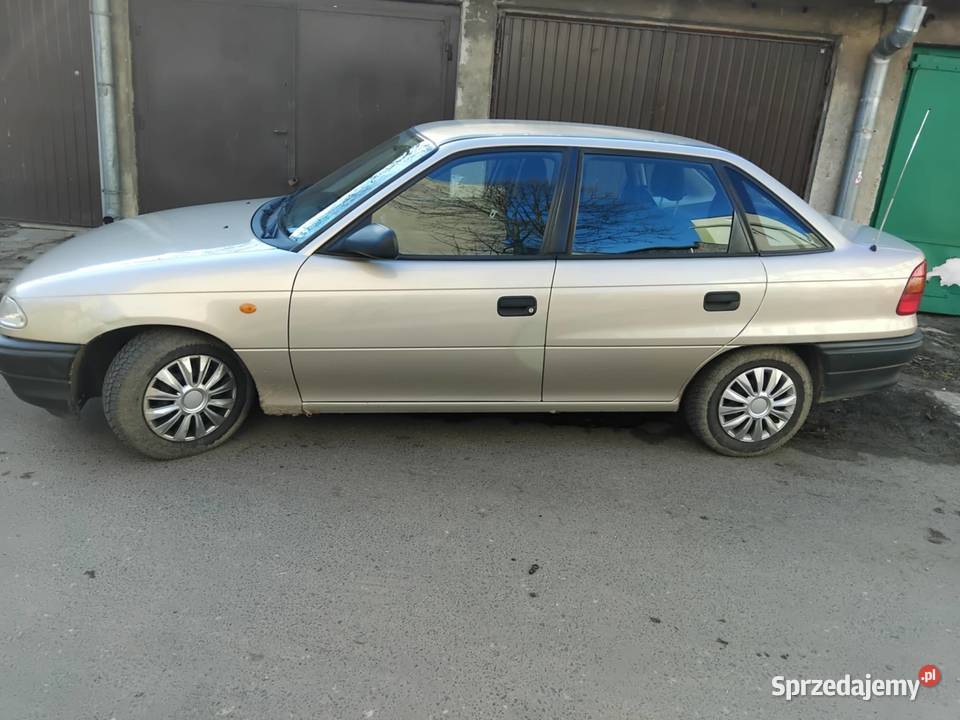 Opel Astra F sedan Łódź sprzedam