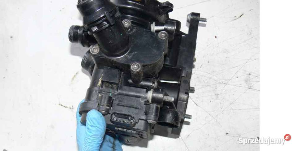 AUDI VOLKSWAGEN OBUDOWA TERMOSTATU 06L121111H Wielkie Drogi