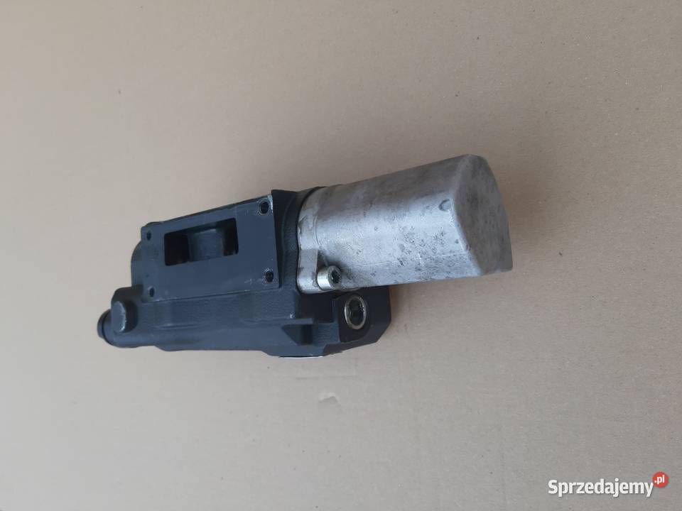 SCANIA HYDRAULIKA PRZYSTAWKA ZAWÓR ROZDZIELACZ Trzciel sprzedam