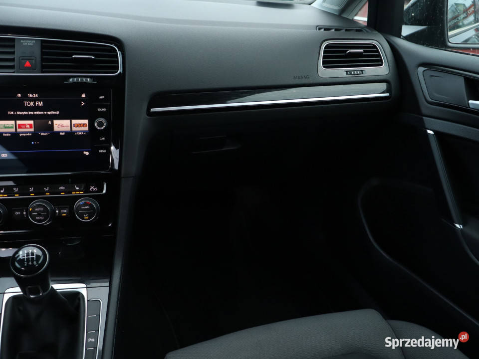 VW Golf 15 TSI manualna