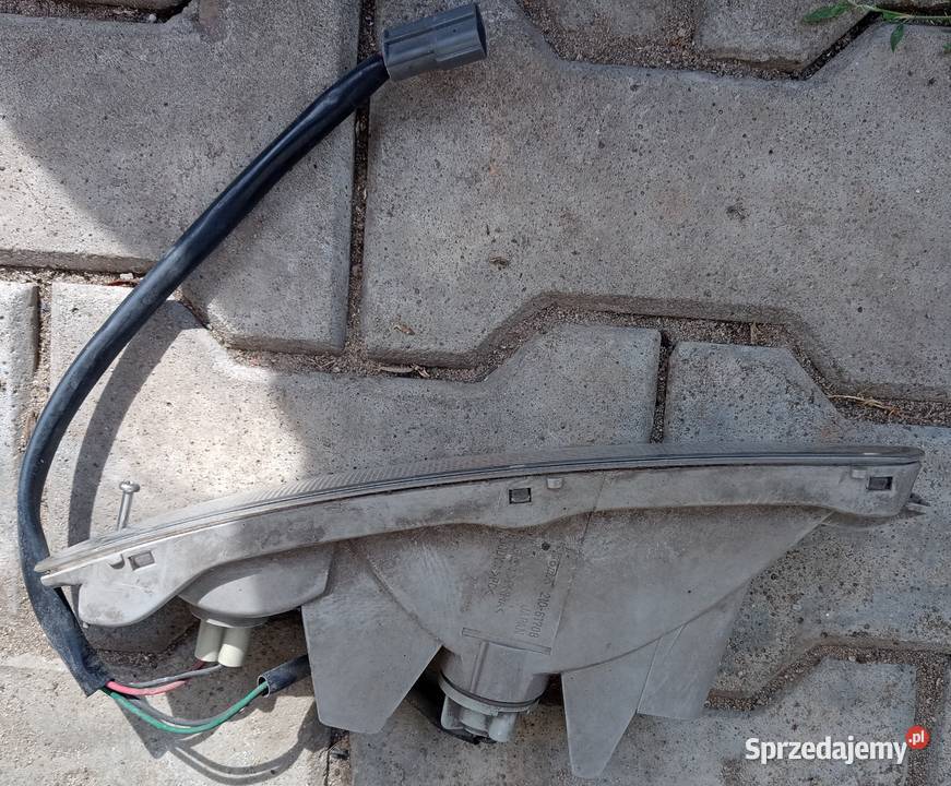 Kierunkowskaz prawy Mazda 323F BA Marcinkowice sprzedam