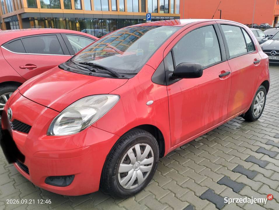 Toyota Yaris 10 998cm3 Świątniki Górne sprzedam