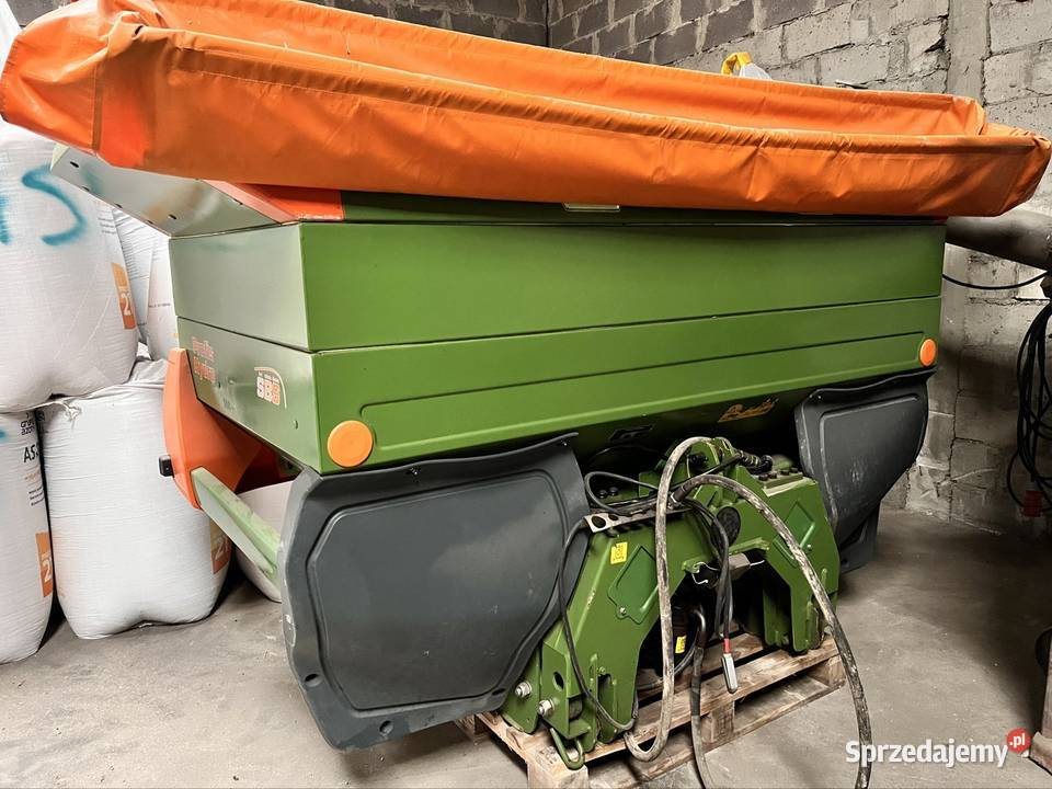 Rozsiewacz nawozu Amazone ZAM Profis 3001 Hydro Amazone Maszyny rolnicze pomorskie Mała Słońca