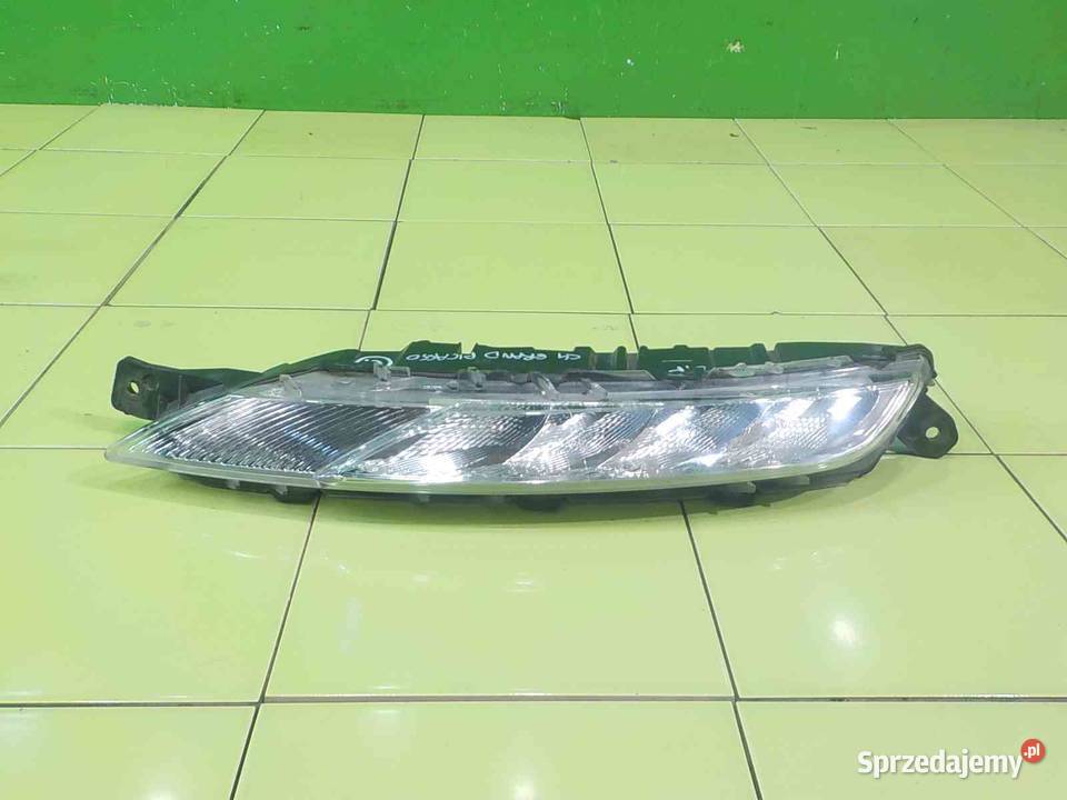 C4 GRAND PICASSO II 20 BHDI 15r lampa DRL lewa osobowe Motoryzacja Suków