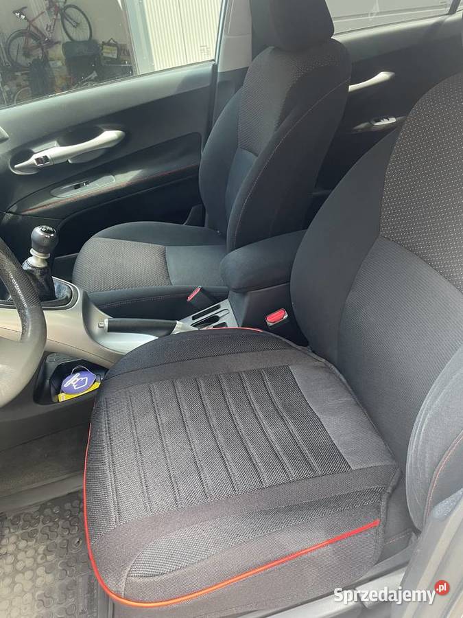 Toyota AURIS 2011r 20D4D 126 Piła