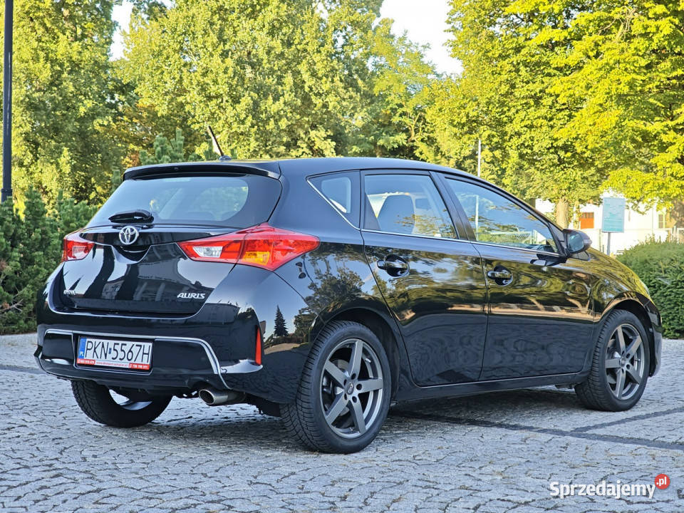 Toyota Auris II 2012 Sadlno