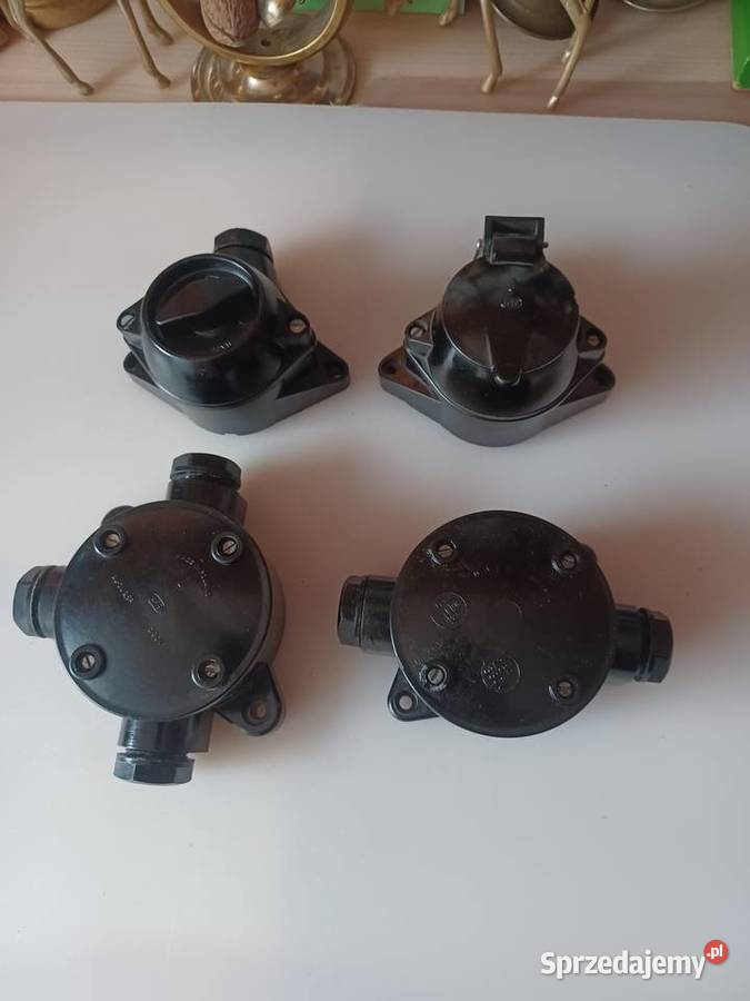 Puszki gniazdo i wyłącznik z bakelitu Kolekcja Poznań