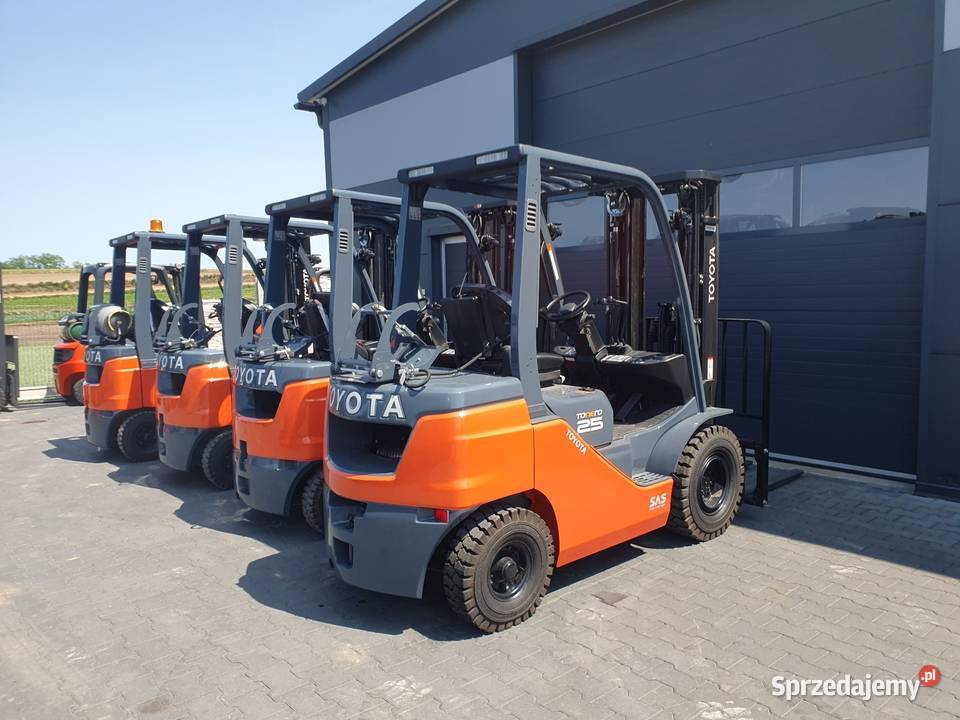 Wózek TOYOTA 8FGF15 Triplex 2023r Nowy Wolny