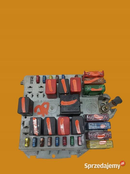 SKRZYNKA BEZPIECZNIKÓW 46778448 12 B 80 Fiat świętokrzyskie