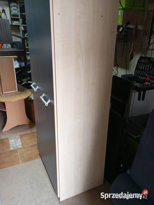 Szafa i słupek BRW zamykany do pokoju Niemce