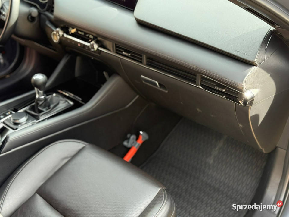 Mazda 3 20 eSkyActivX M Hybrid 186 Luxury serwisowany w ASO Tarnowskie Góry