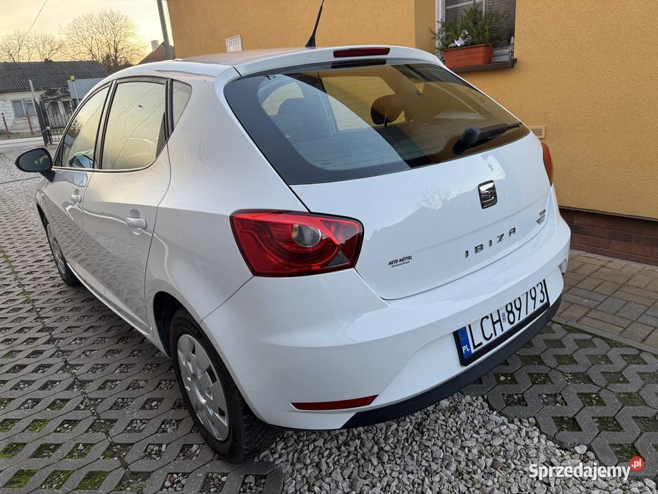 Seat Ibiza 2015r 12 benzyna zarejestrowany w wspomaganie kierownicy