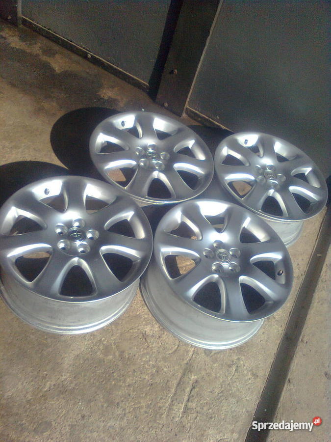 17 5x100 aluminiowe felgi z Toyoty Avensis Rozmiar 17" Laszki sprzedam