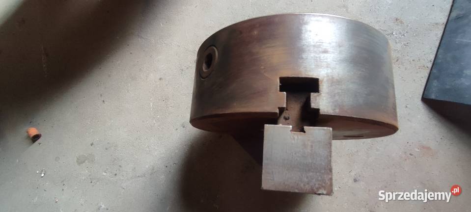 UCHWYT TOKARSKI DWUSZCZĘKOWY FI 200 Trzebnica