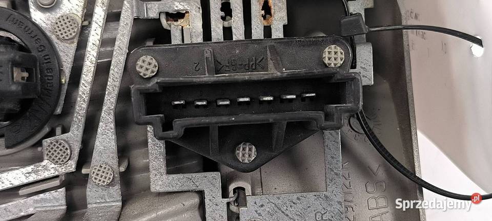 LAMPA PRAWA TYŁ MERCEDES BENZ W215 A2158200264