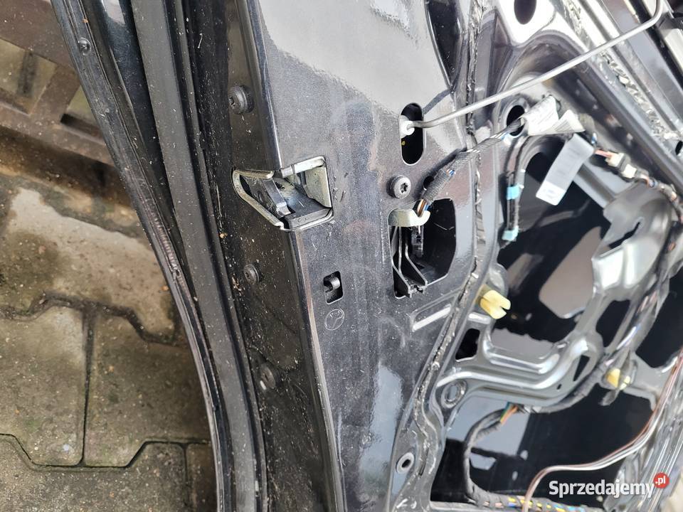 drzwi lewy tył kierowcą e90 czarne Lublin