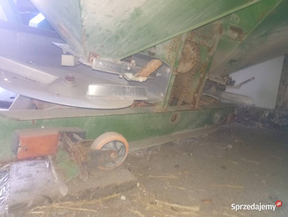 Rozsiewacz do nawozu nieuszkodzony