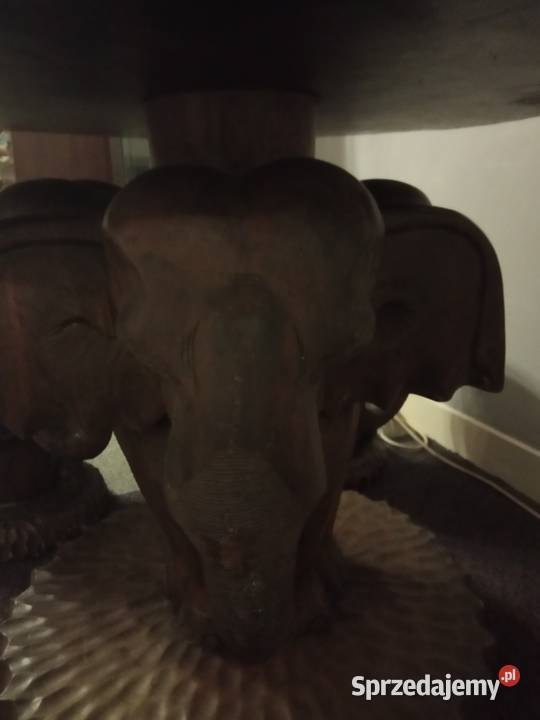 Sprzedam ręcznie rzeżbiony stół i cztery Sokołów