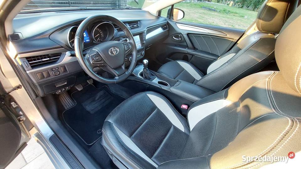Toyota Avensis 18 benzyna manual stan Avensis małopolskie