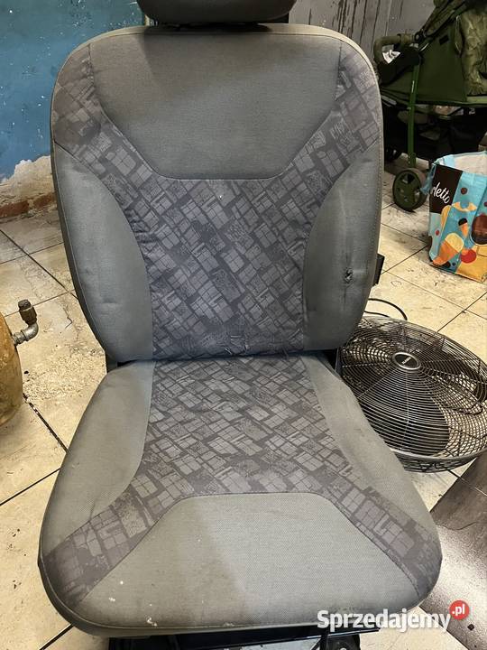 Fotel kierowcy Opel Vivaro A