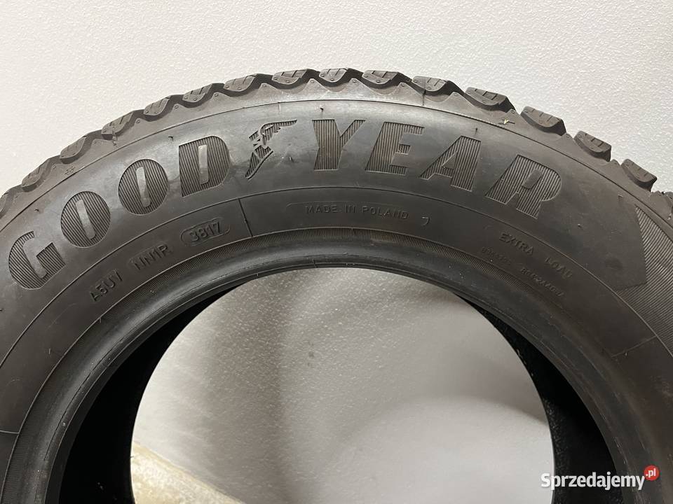 Opony zimowe 205 60r15 goodyear bieżnik 89 mm 60 Samochodowe Skarżysko-Kamienna