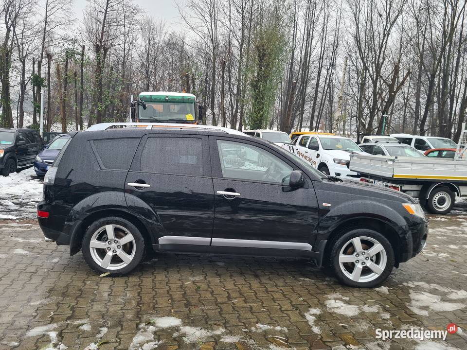 Mitsubishi Outlander 4x4 22d 156 183 7 osób 6