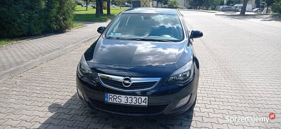 Opel Astra 2010 14 100 benzyna LPG gniazdo AUX