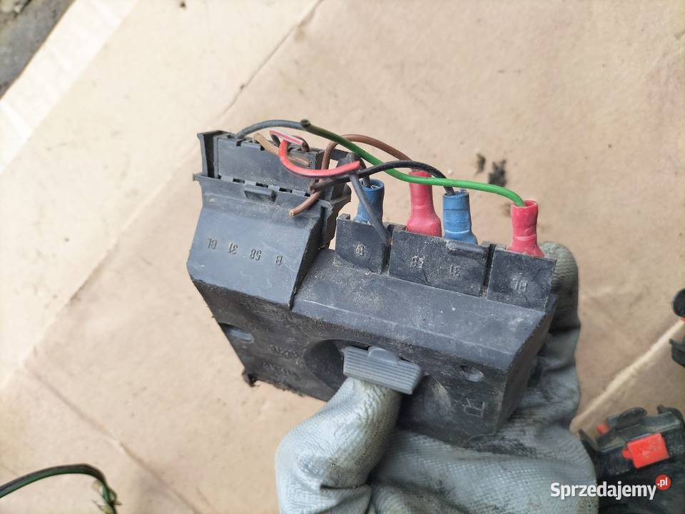 AUDI 80 B4 80B4 WKŁAD LAMPY TYLNEJ PRAWEJ Kamień-Kolonia