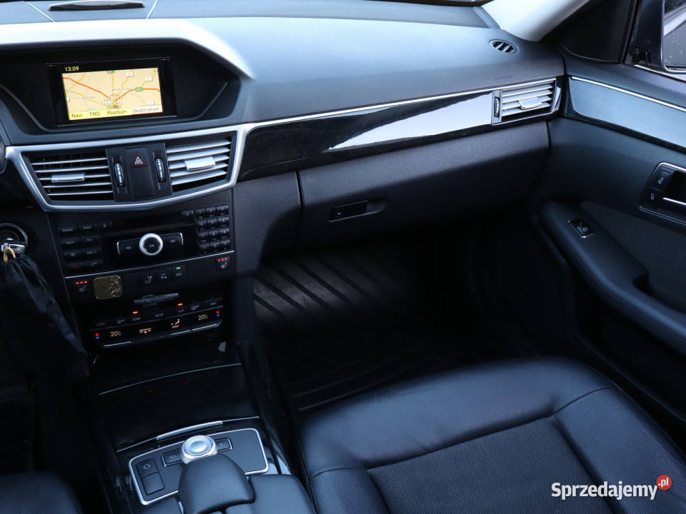 Mercedes E E 200 czarny dolnośląskie Bielany Wrocławskie
