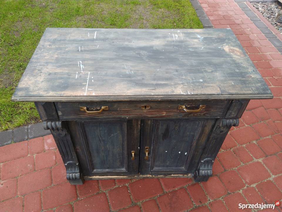 Komoda w starym stylu Police