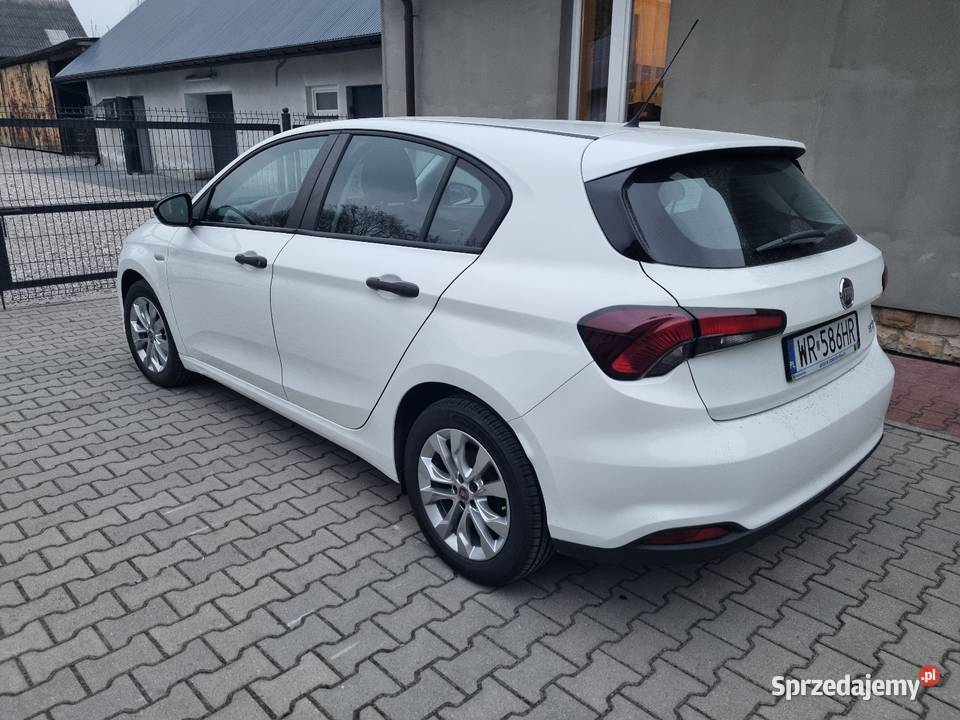 Fiat Tipo 14 16V benzyna 95 2018 biały Tipo Wierzbica-Kolonia