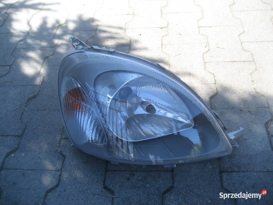 toyota yaris i 0004r lampa przód prawa 89006861 Rakoniewice