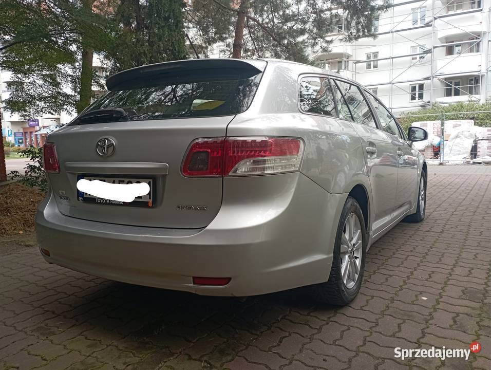 Toyota Avensis salon polska Warszawa