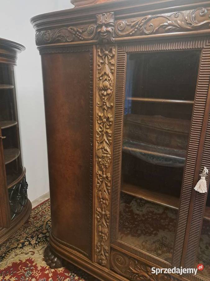 Piękna biblioteka na lwich łapach secsja Myślibórz