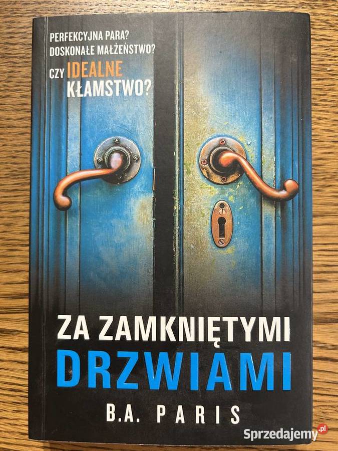 zamkniętymi drzwiami BA Paris